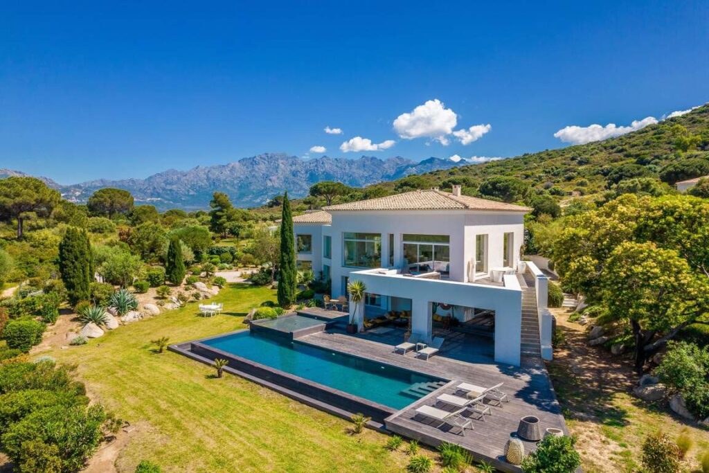 Discover the Epitome of Elegance: Luxury Villas Italy Le Collectionist