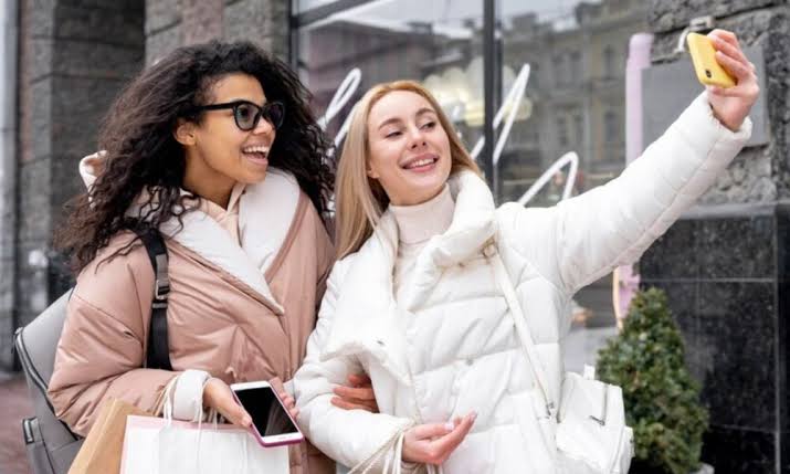 Discover the Ultimate Fashion Destination: Fashionisk .com